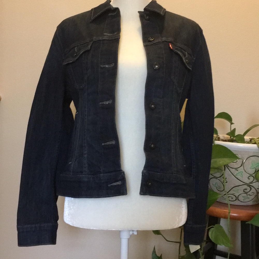 Women’s Levi’s Trucker jacket medium NWT